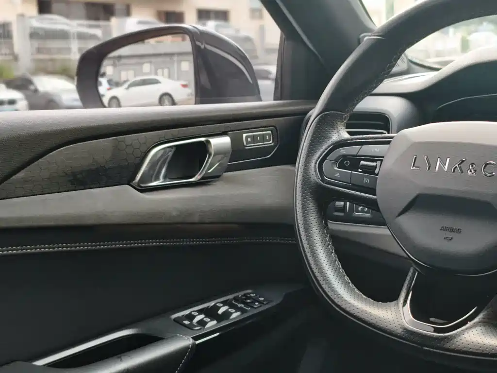 Lynk & Co 03 — миниатюра 14