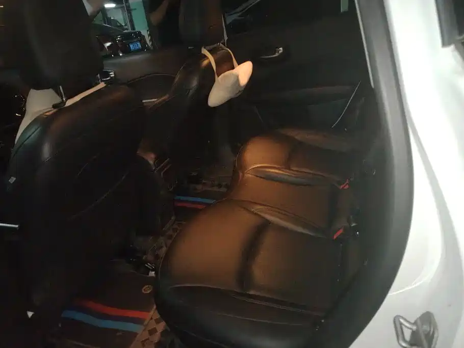 Jeep Compass — миниатюра 11