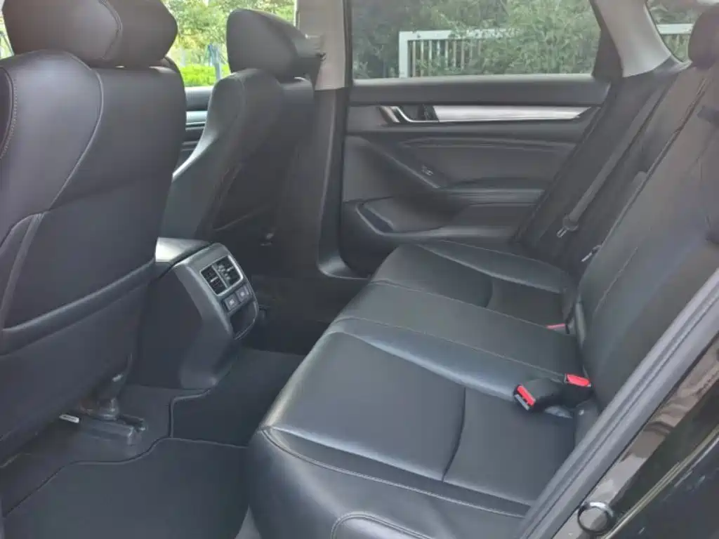 Honda Accord — миниатюра 7