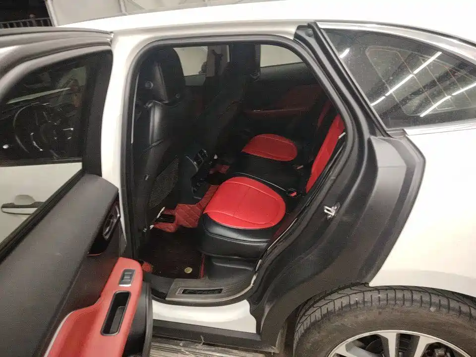 Jaguar F-PACE — миниатюра 5