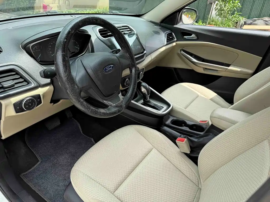 Ford Escort 1.5L Auto Comfort Type, фото 4