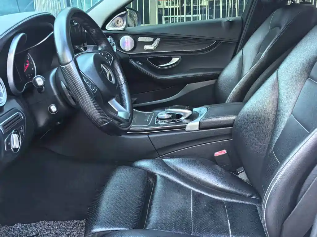 Mercedes-Benz C-Class — миниатюра 7