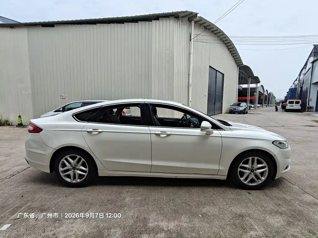 Ford Mondeo — миниатюра 8