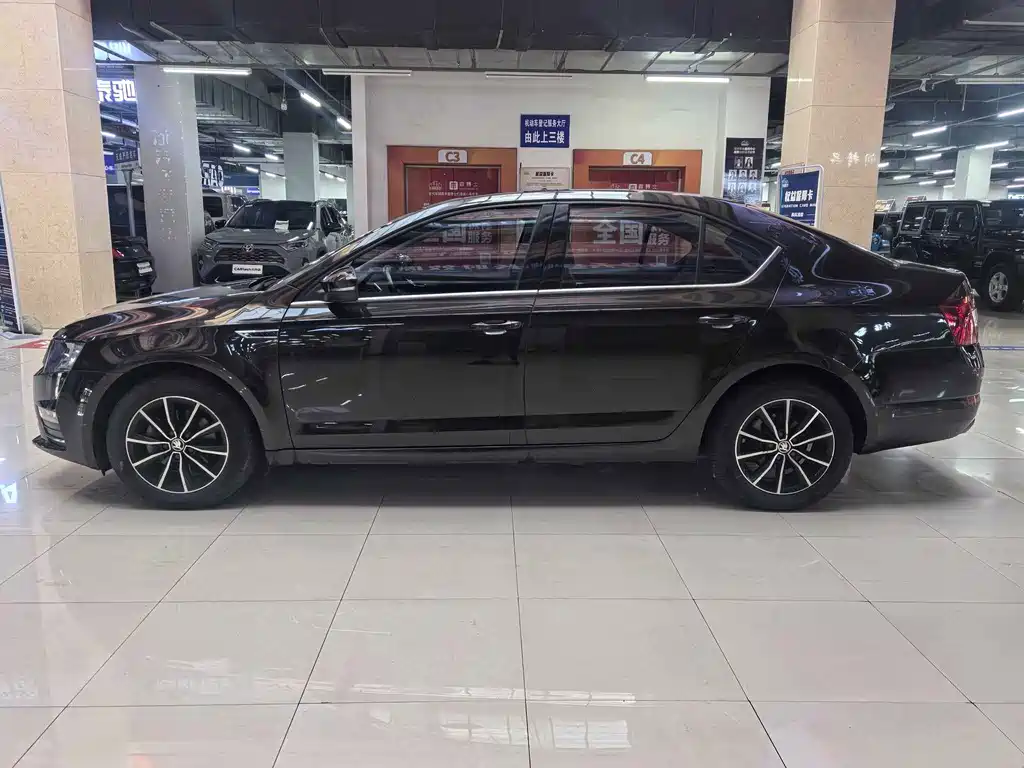 Skoda Octavia — миниатюра 7