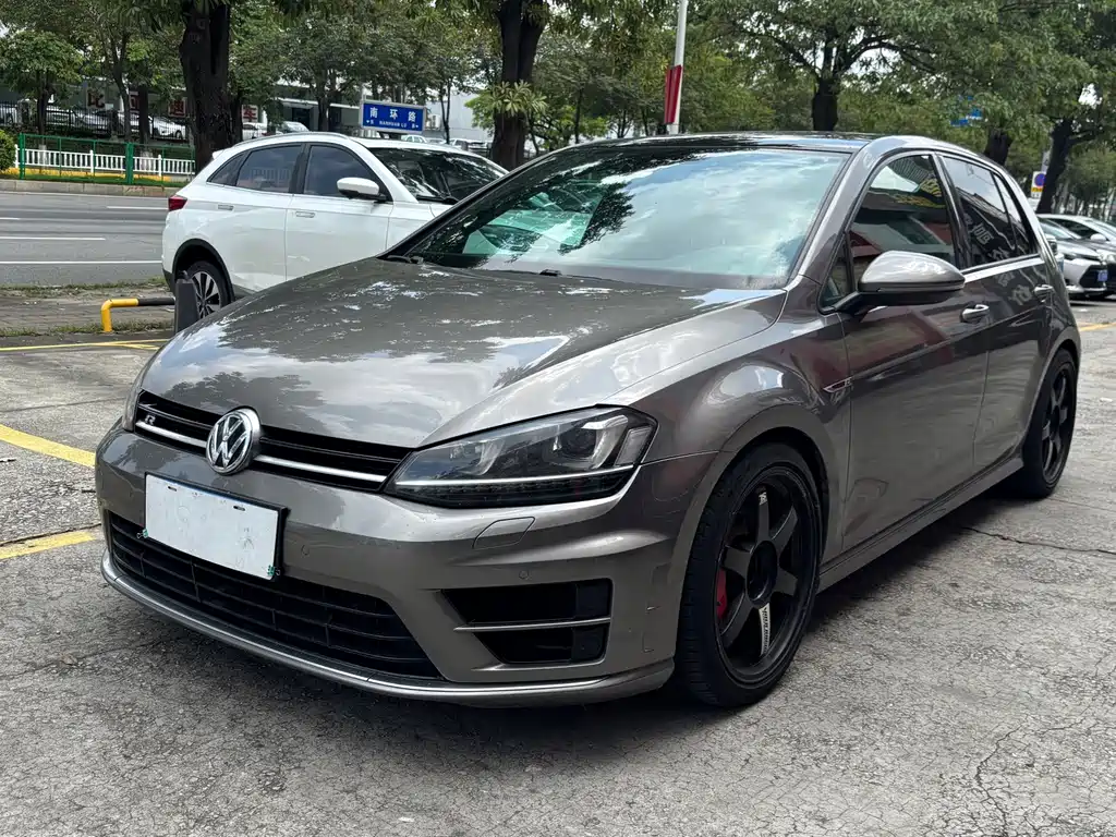Volkswagen Golf (Import)
