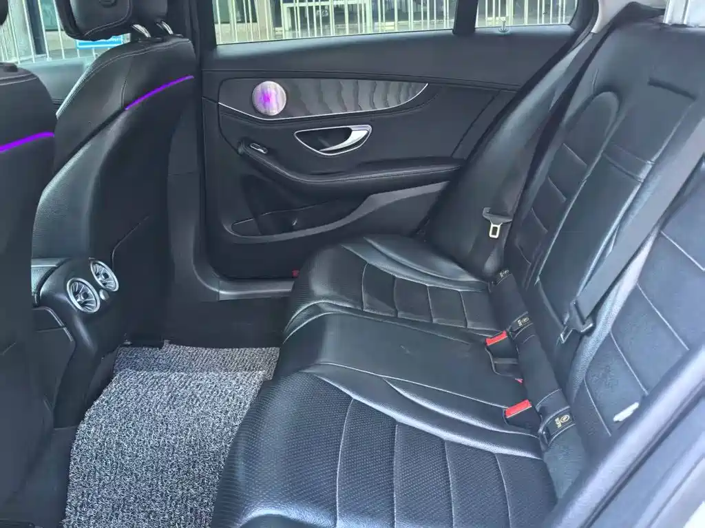 Mercedes-Benz C-Class — миниатюра 8