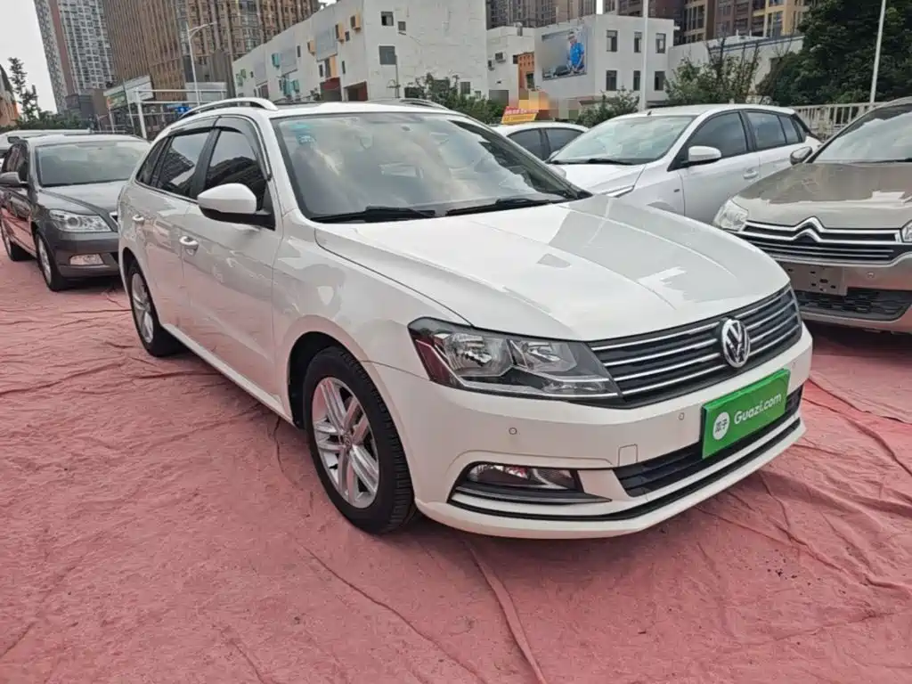 Volkswagen Gran Lavida 2015 1.6L AT Comfort