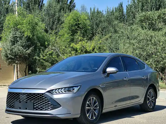 2025 BYD Qin