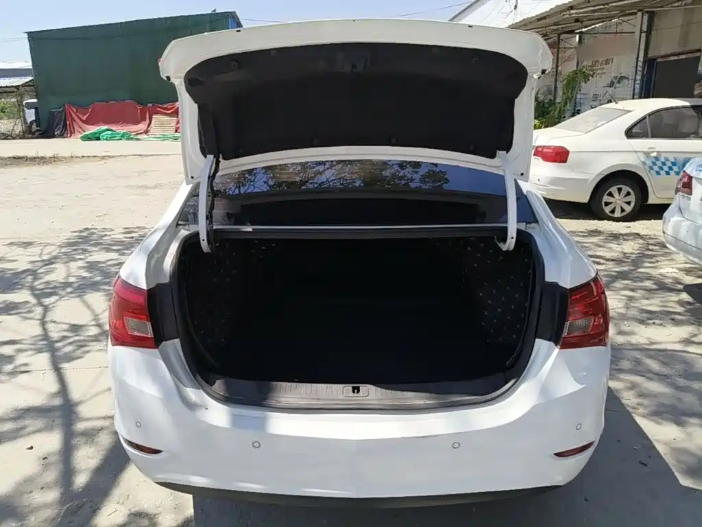 Buick Excelle — миниатюра 19
