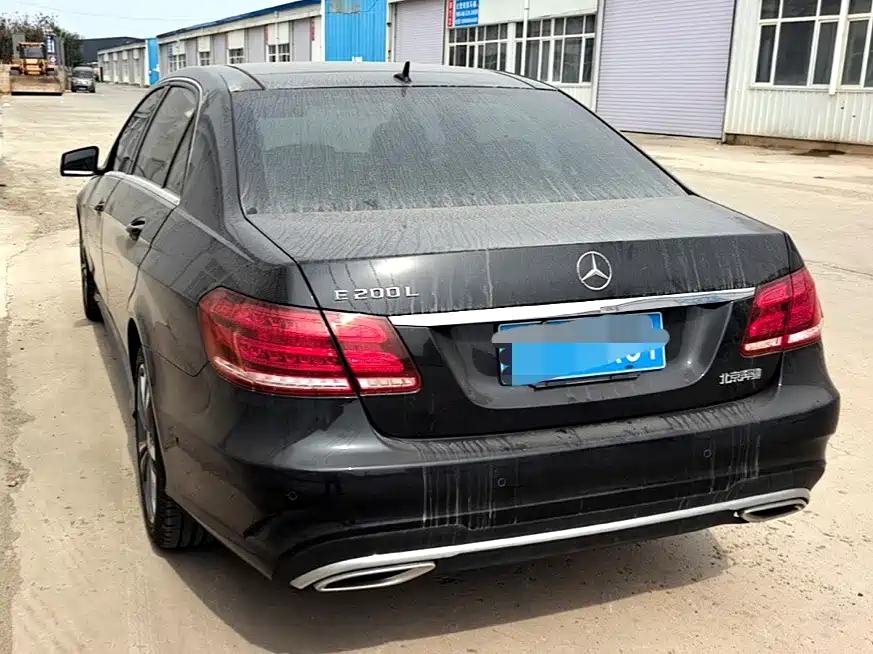Mercedes-Benz E-Class — миниатюра 6