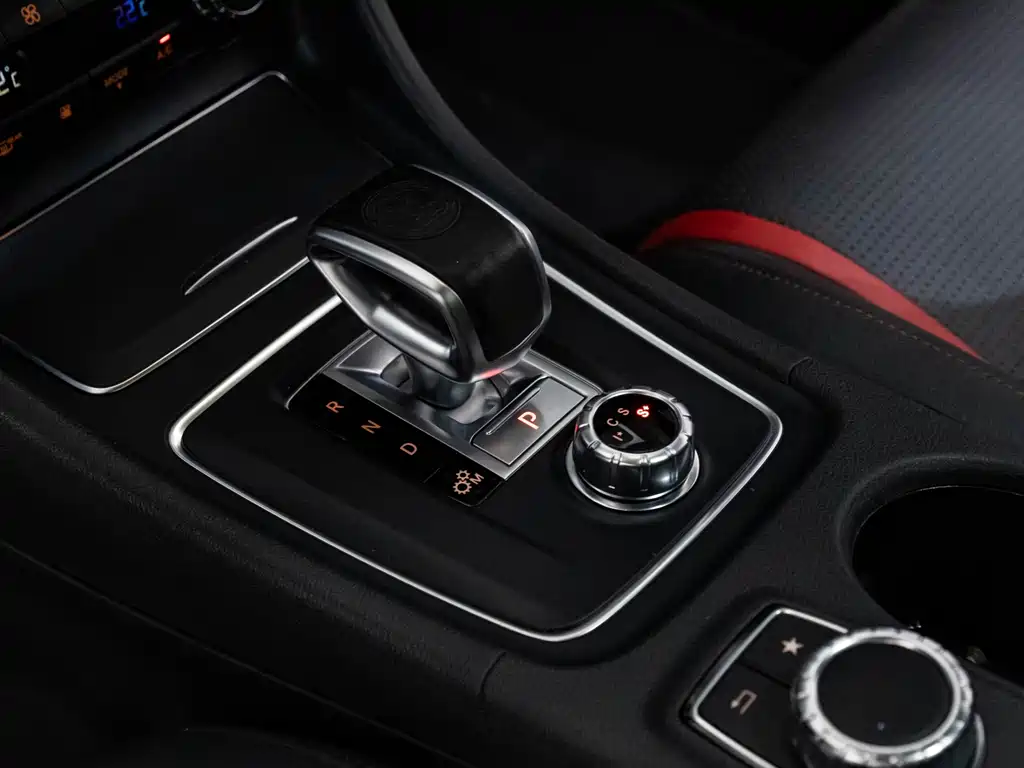 Mercedes-Benz CLA AMG — миниатюра 8