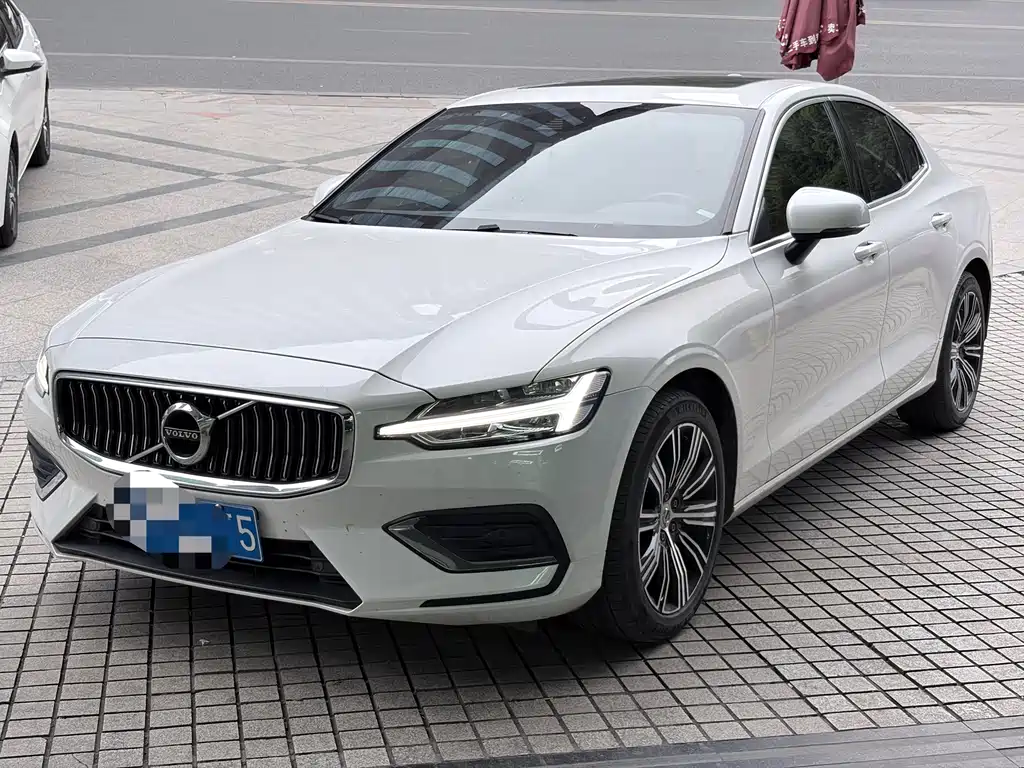 Volvo S60 2022