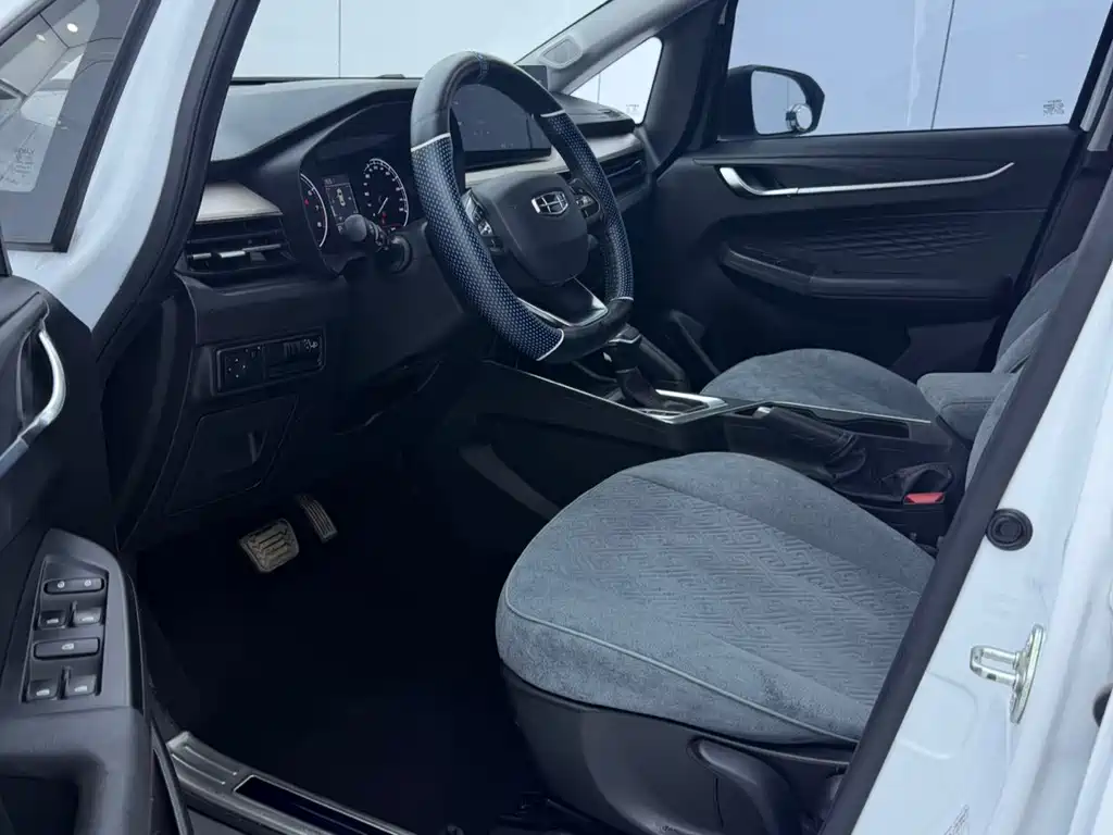 Geely Vision X3 — миниатюра 7