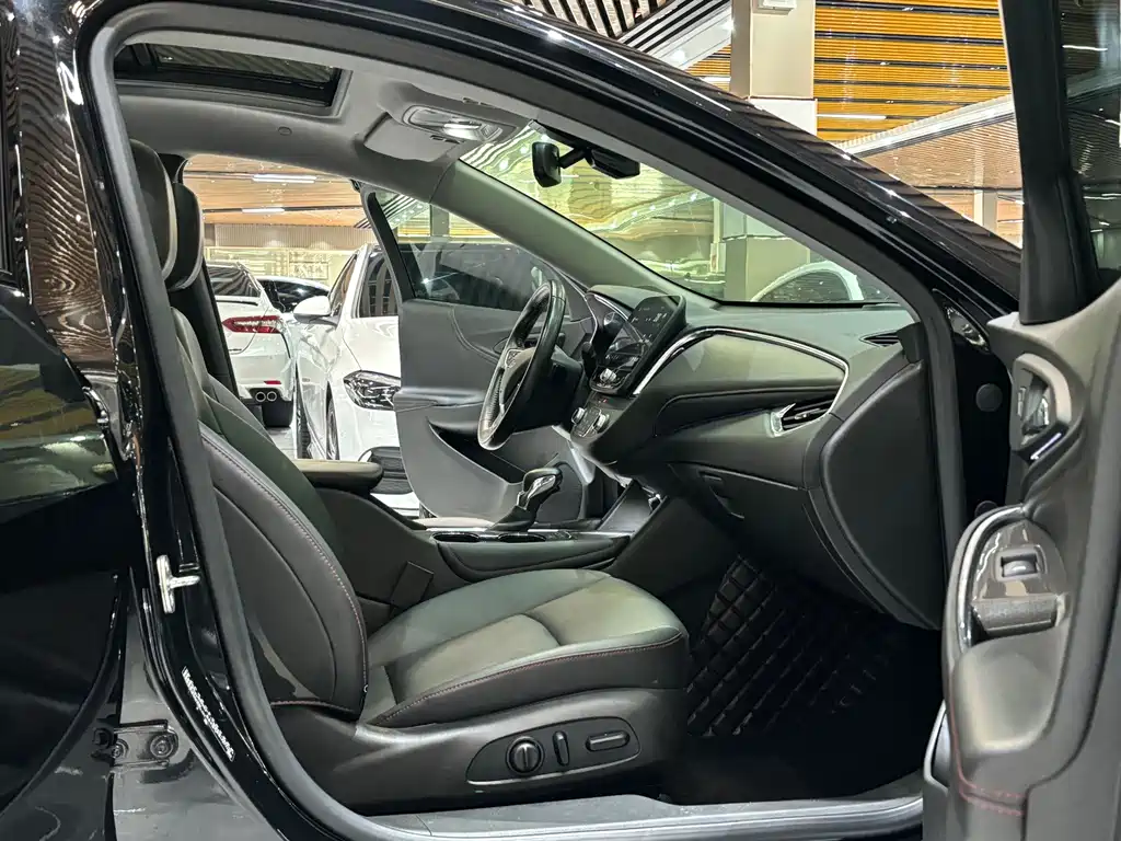 Chevrolet Malibu XL — миниатюра 10