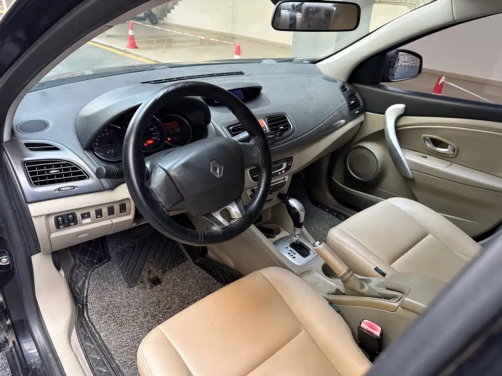 Renault Fluence — миниатюра 8