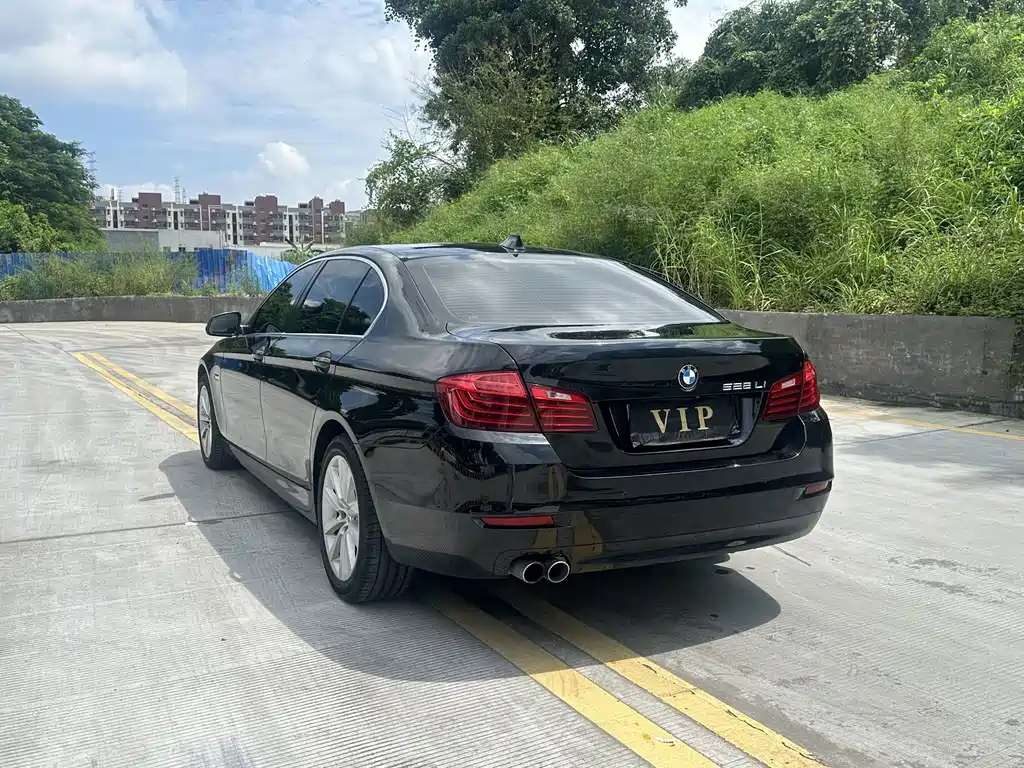 BMW 5 Series — миниатюра 9
