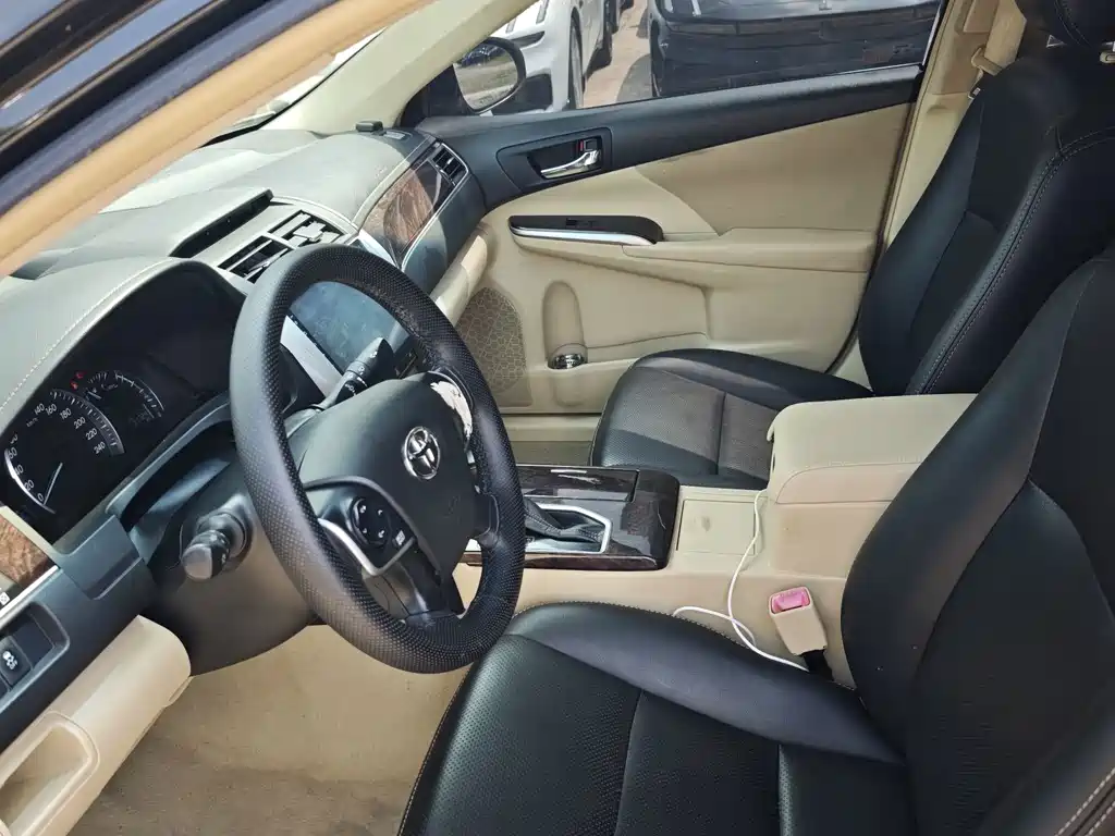 Toyota Camry — миниатюра 6