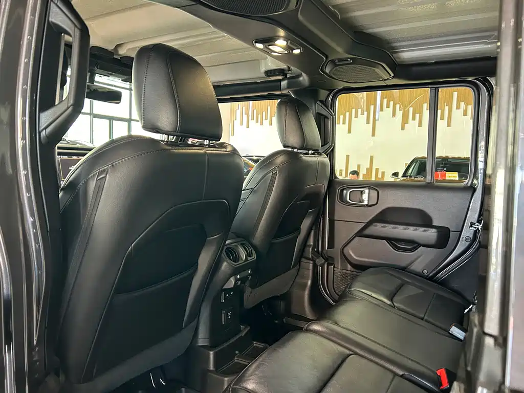 Jeep Wrangler — миниатюра 16