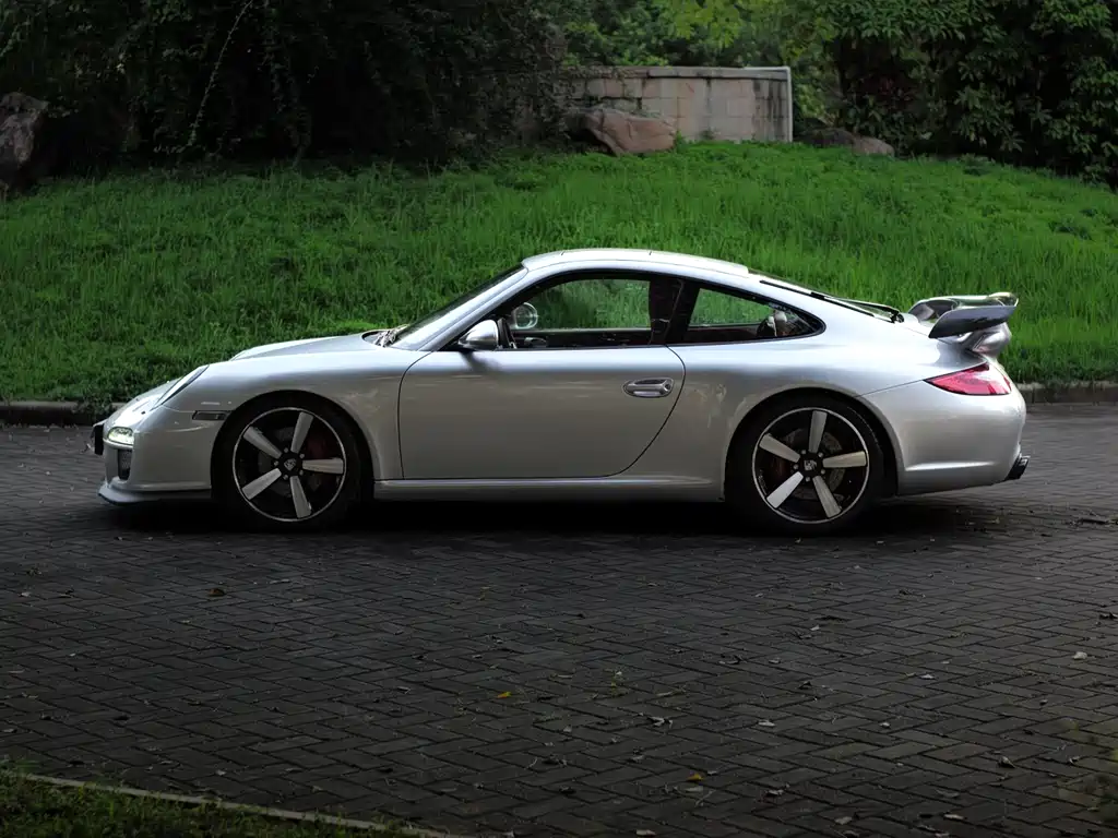 Porsche 911 2010 Carrera S 3.8L