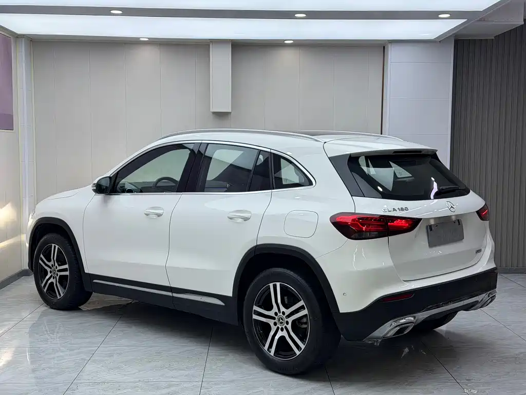 Mercedes-Benz GLA Facelift GLA 180, фото 6
