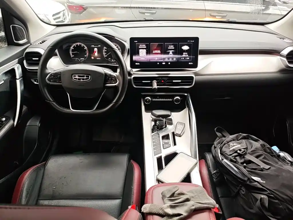 Geely Binyue — миниатюра 10
