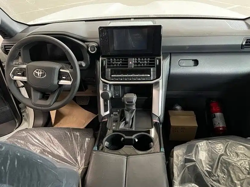 Toyota Land Cruiser 2025 4.0L AT