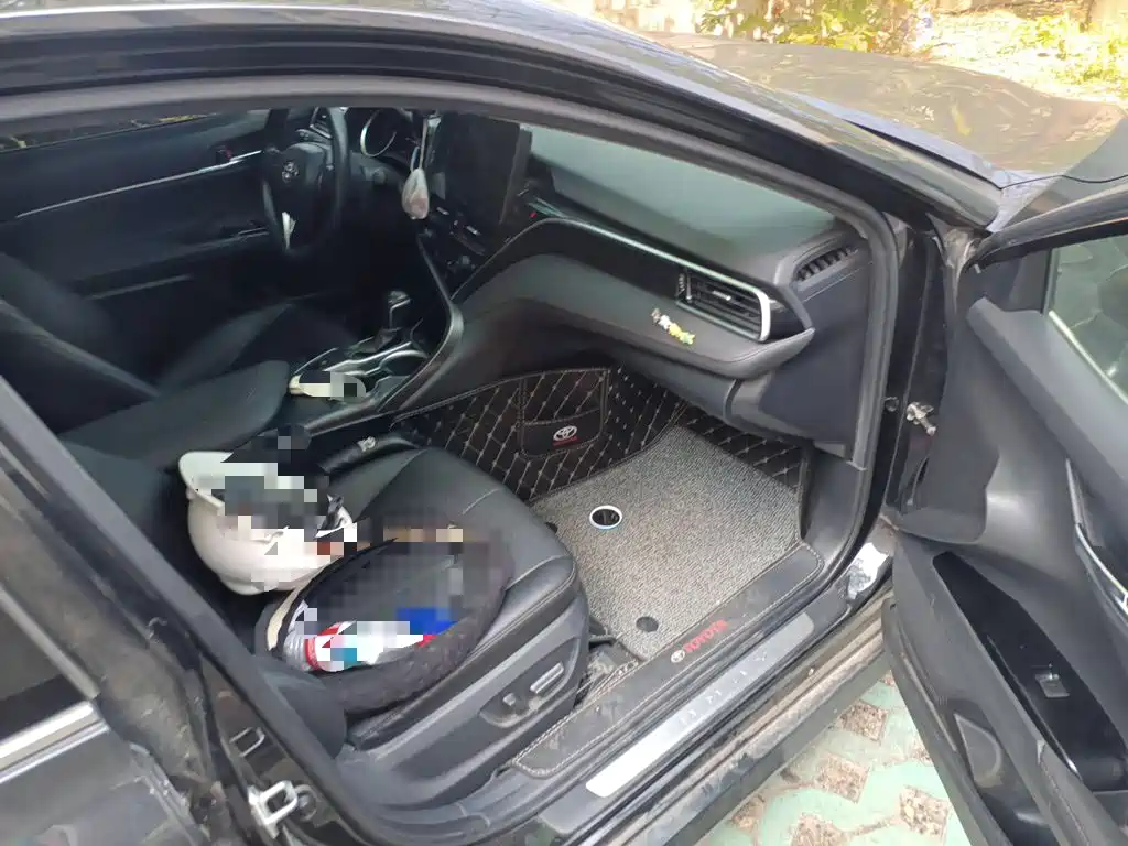 Toyota Camry — миниатюра 19