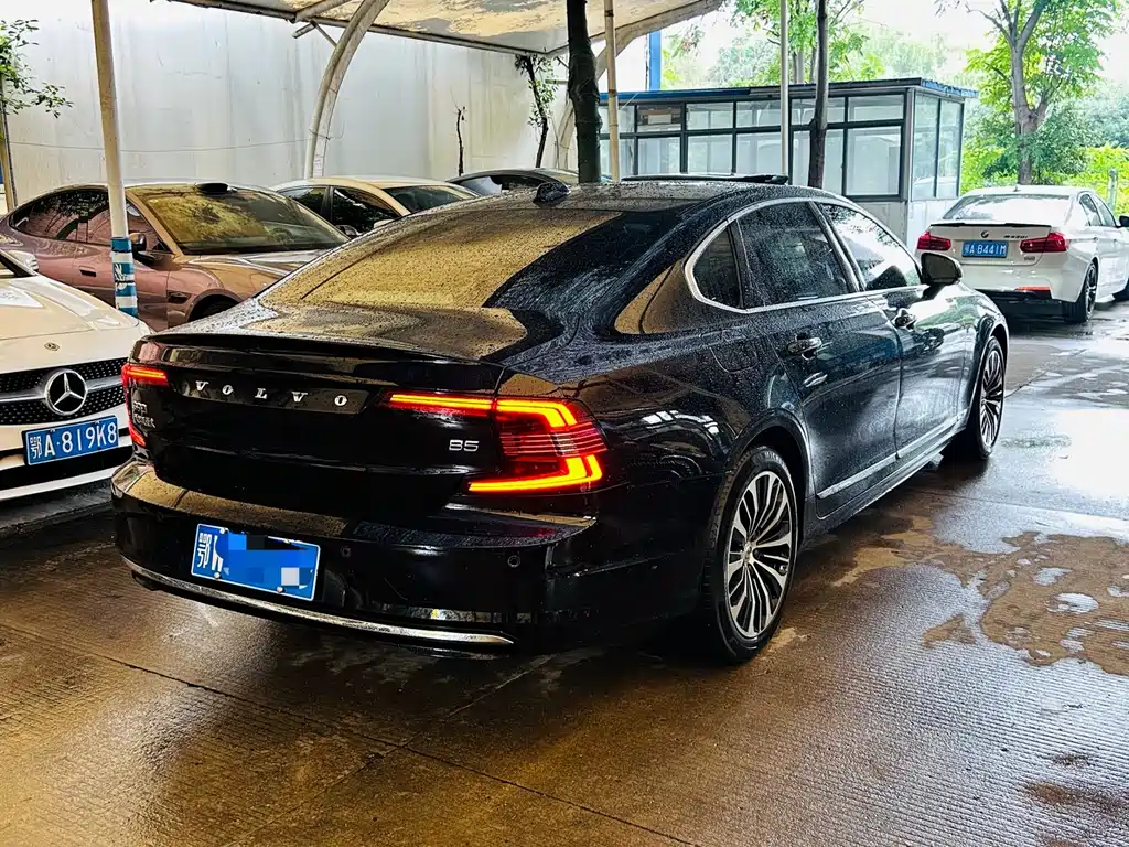 Volvo S90 2024 B5 Luxury