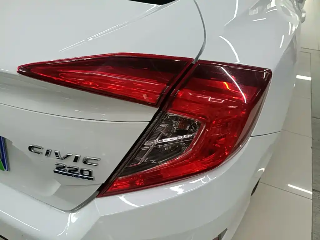 Honda Civic — миниатюра 8