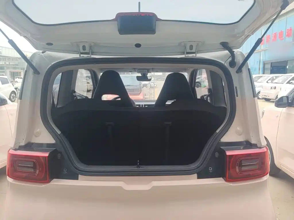 Wuling MINIEV — миниатюра 19