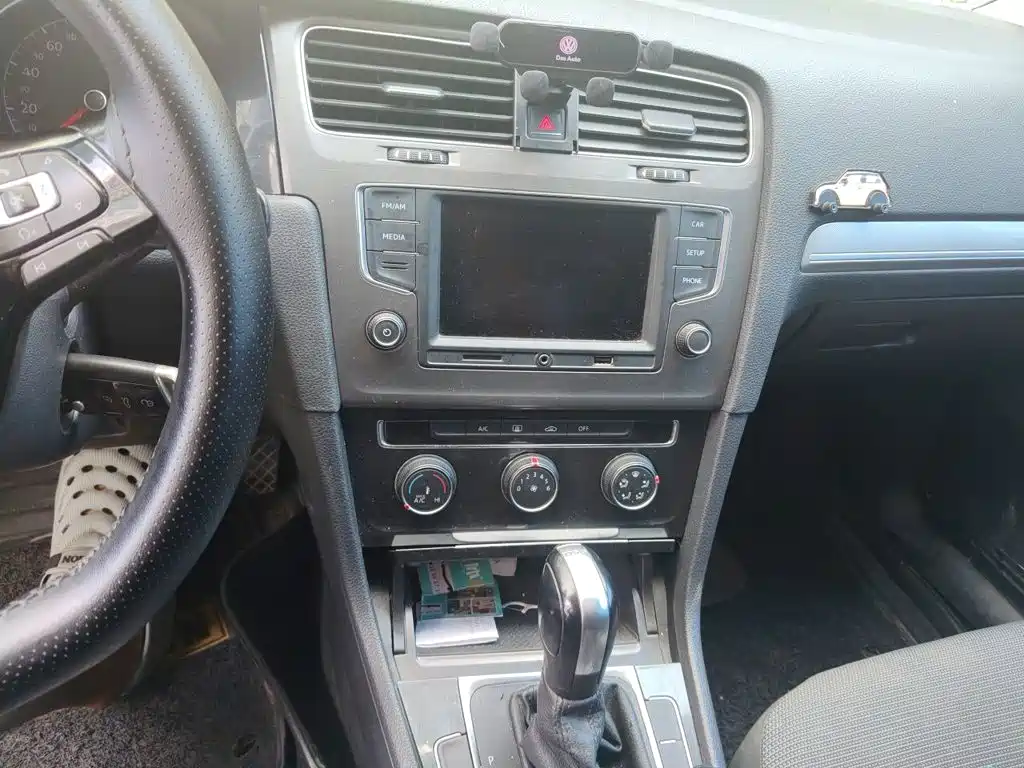 Volkswagen Golf — миниатюра 14