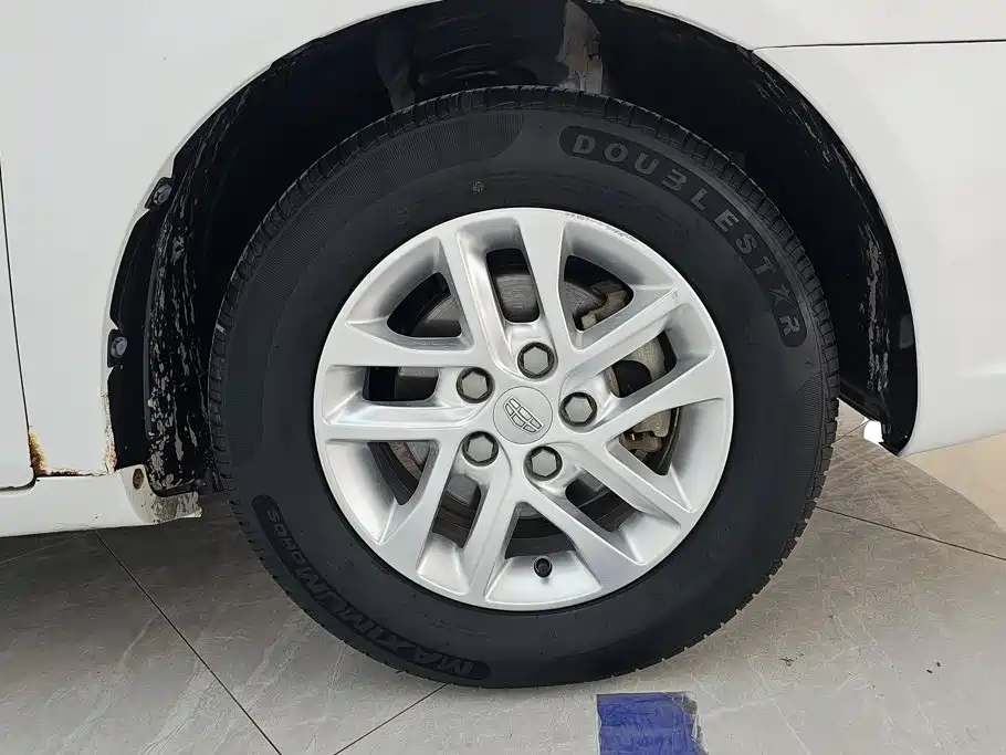 Geely Emgrand — миниатюра 6
