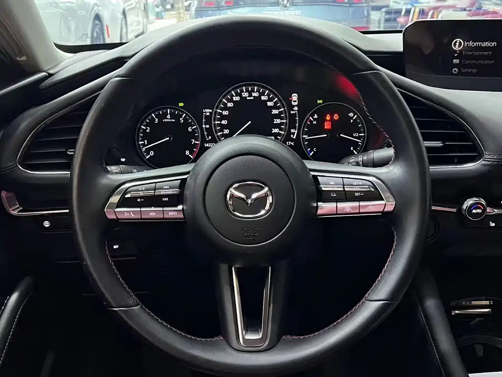 Mazda 3 Axela — миниатюра 10