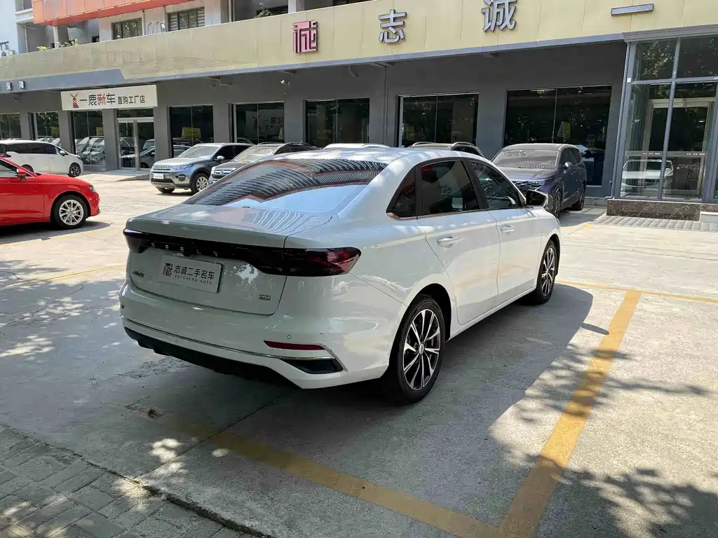 Geely Emgrand — миниатюра 6