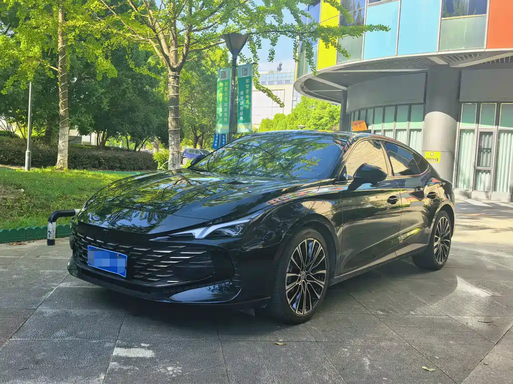 MG MG7