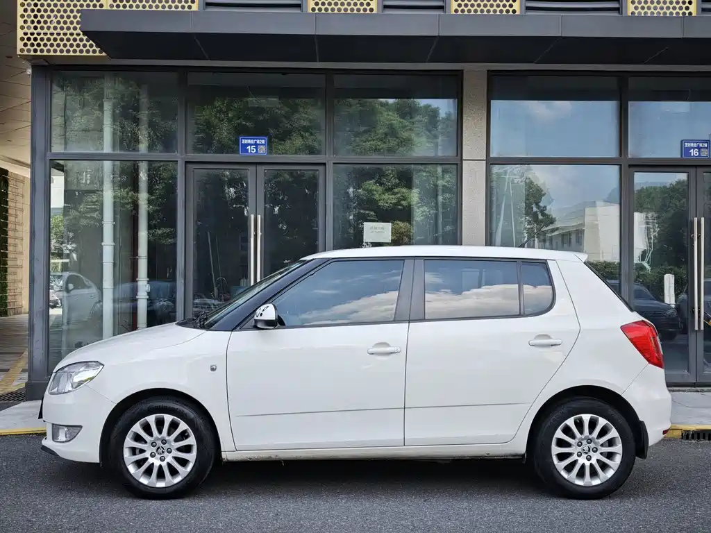 Skoda Fabia — миниатюра 3