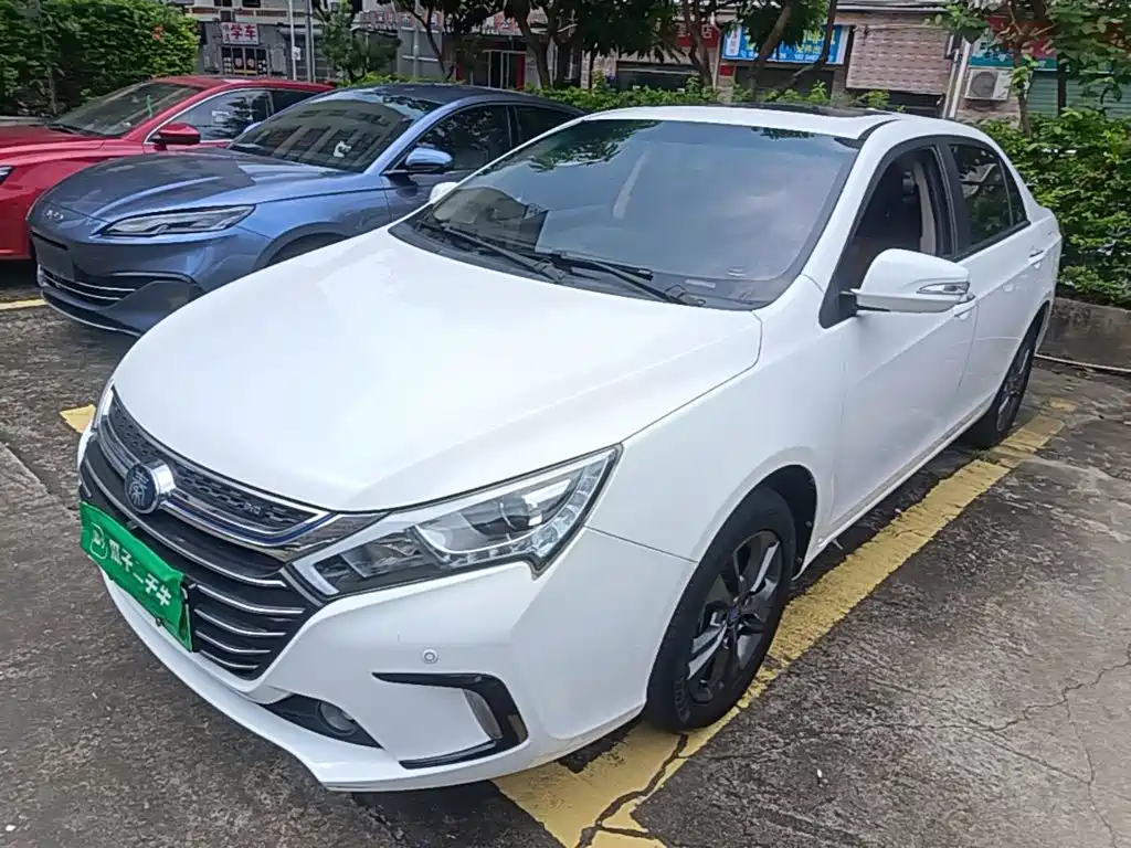 BYD Qin NEV — миниатюра 2