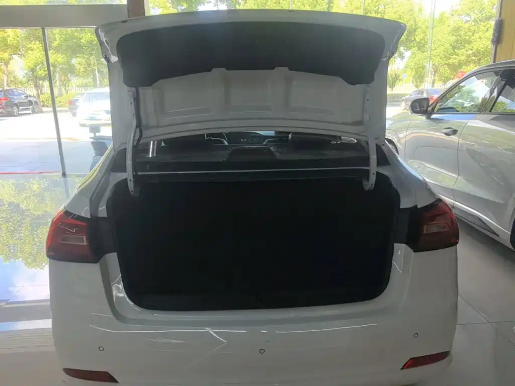Roewe 360 — миниатюра 19