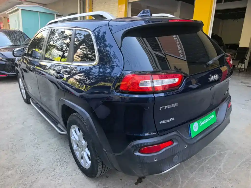 Jeep Cherokee — миниатюра 5