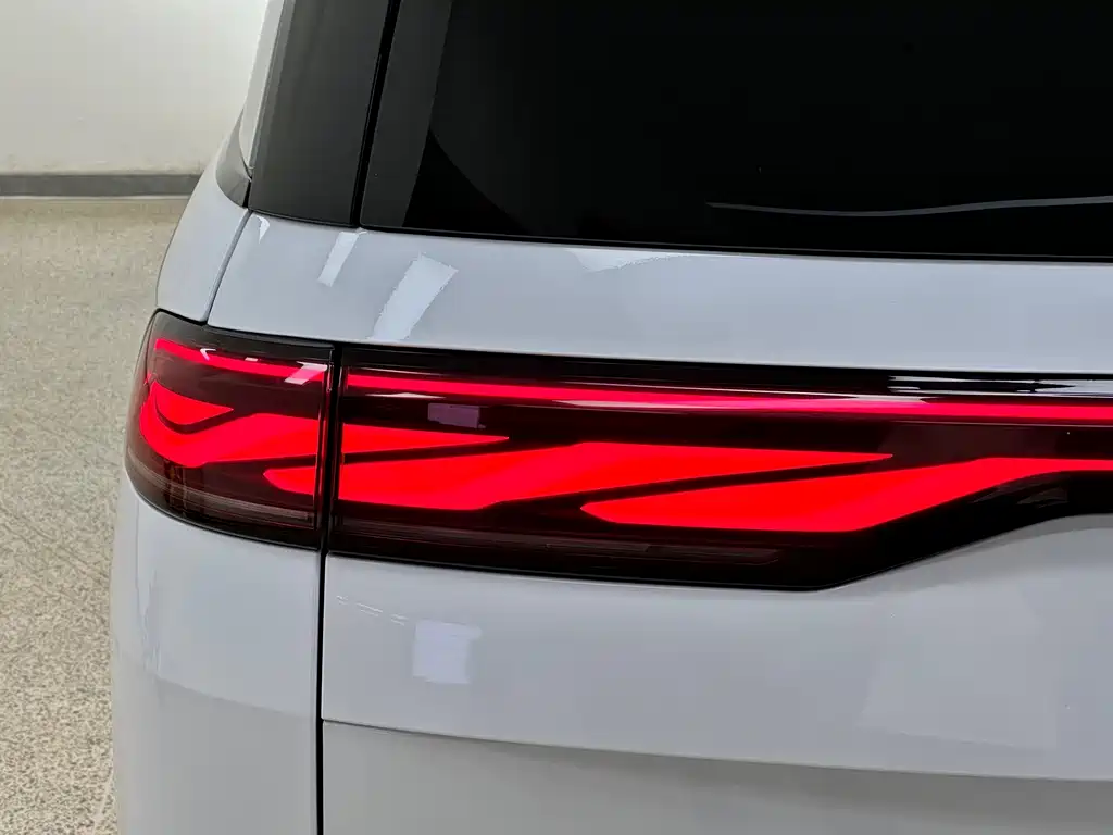BYD Xia — миниатюра 9