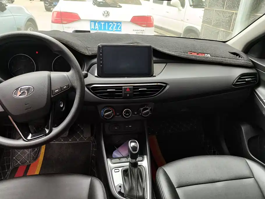 Hyundai Elantra — миниатюра 13
