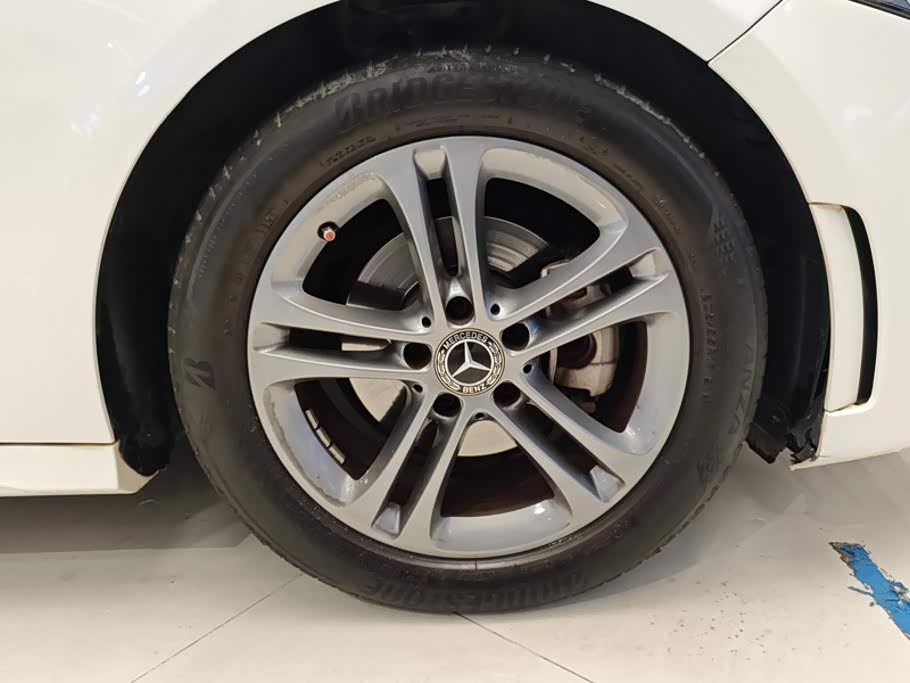 Mercedes-Benz A-Class 1.3 л 2021 г. Белый, пробег 36800 км