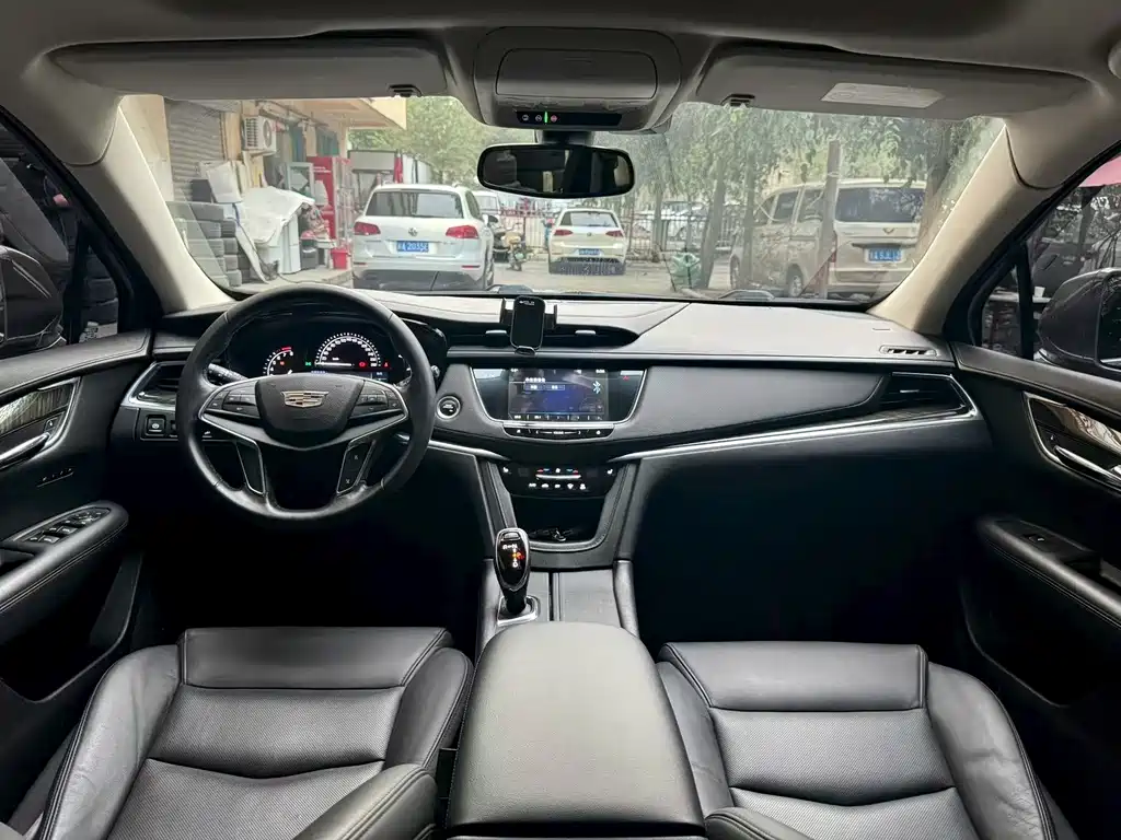 Cadillac XT5 — миниатюра 4