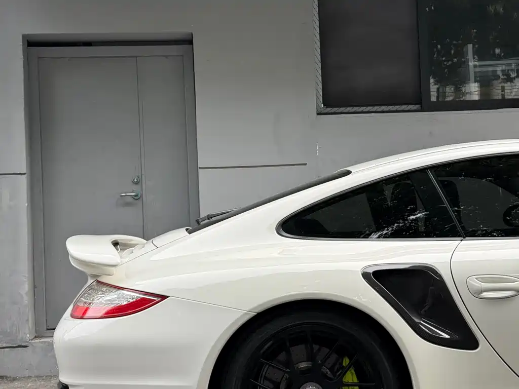 Porsche 911 2010 Turbo S 3.8T