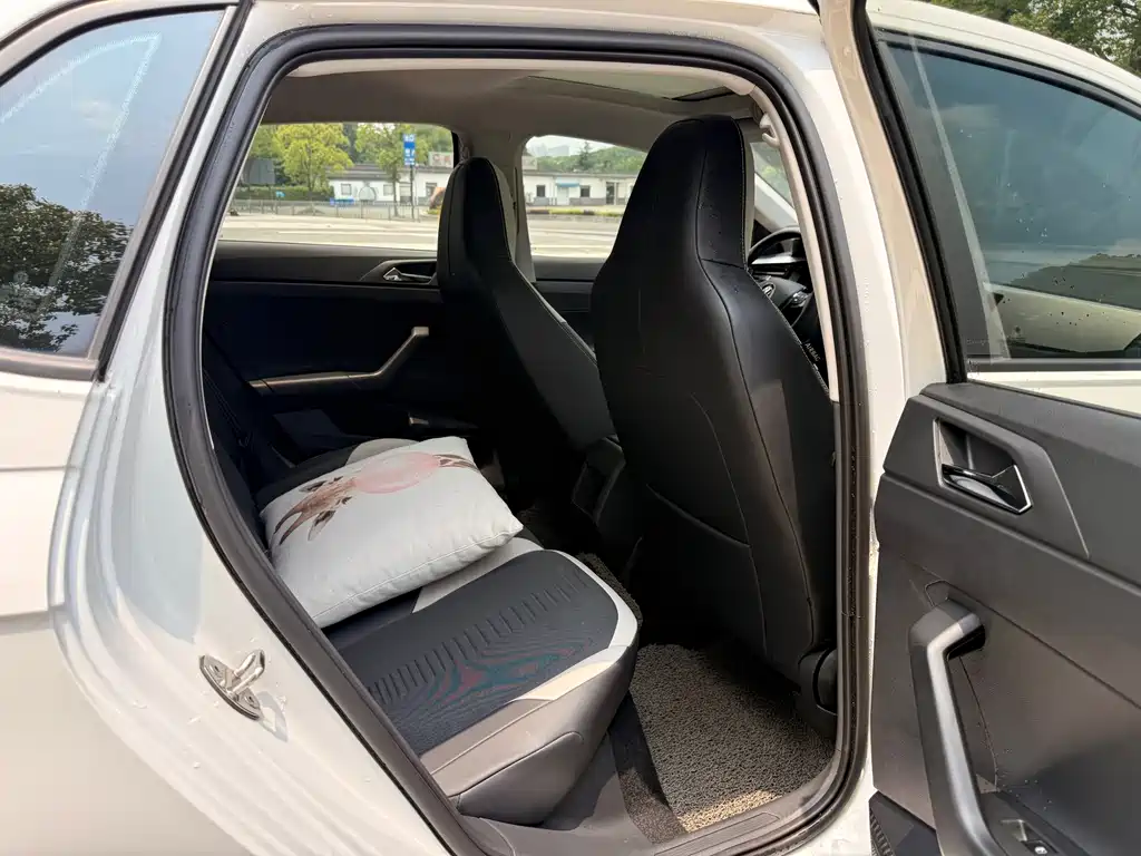 Volkswagen Polo 2021 Plus 1.5L AT