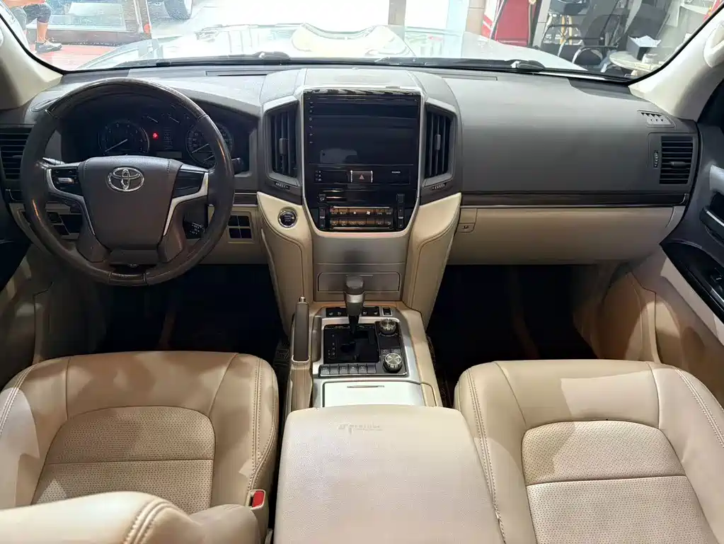 Toyota Land Cruiser — миниатюра 5