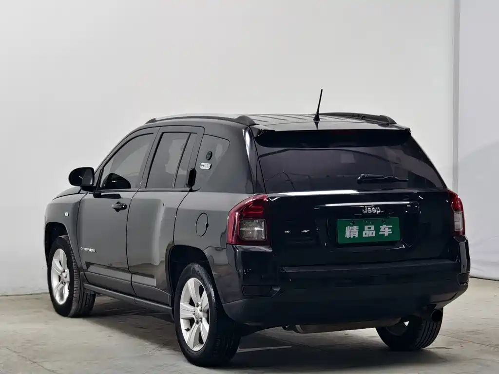 Jeep Compass (Import) — миниатюра 6