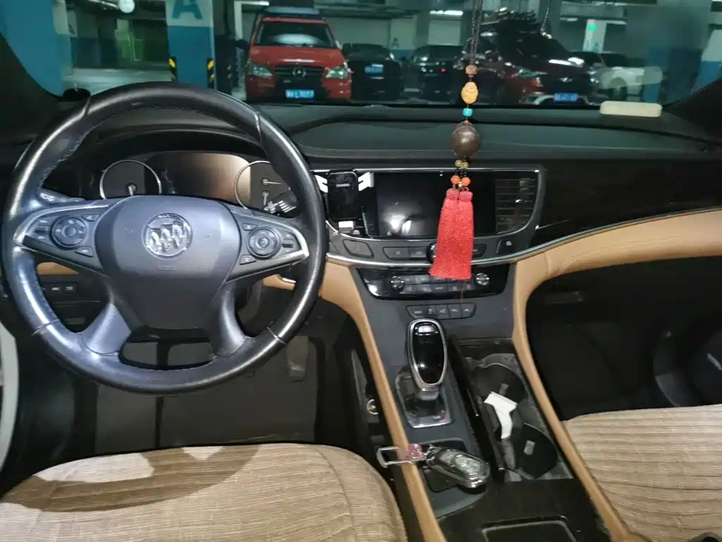 Buick LaCrosse — миниатюра 10