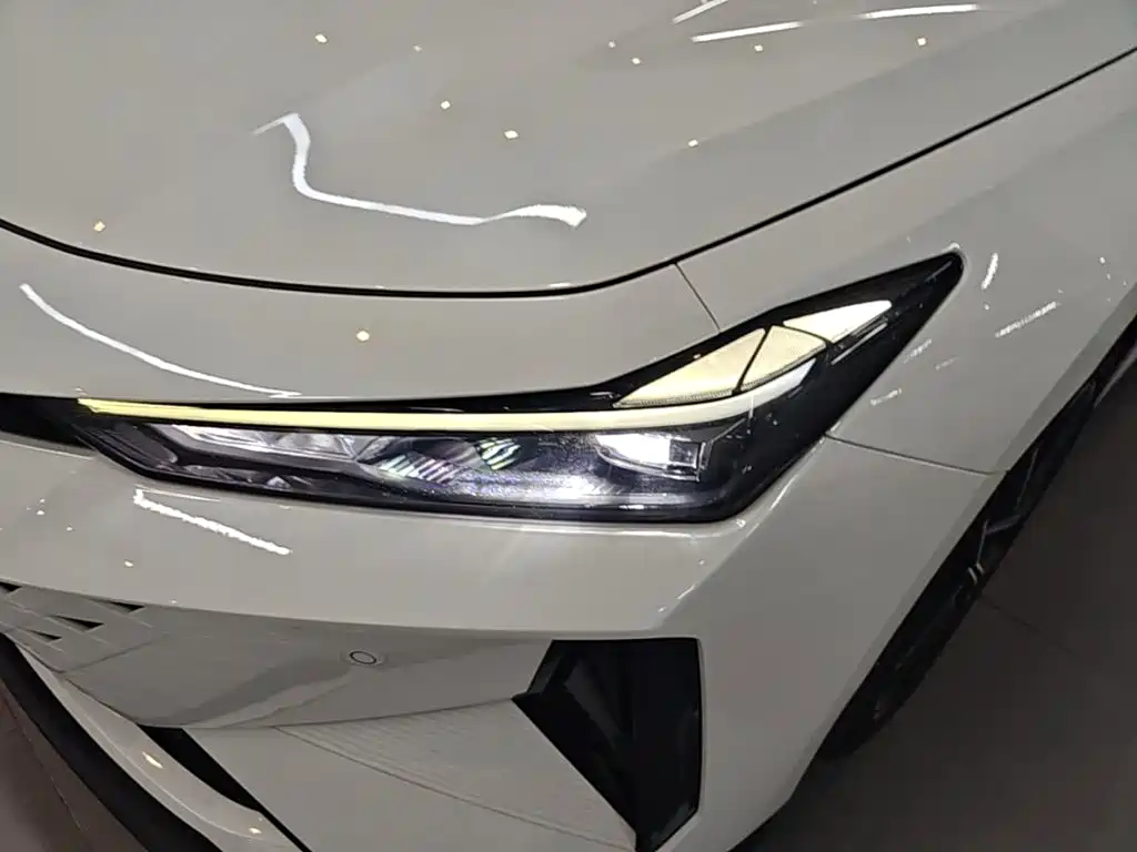 Changan UNI-V iDD — миниатюра 24