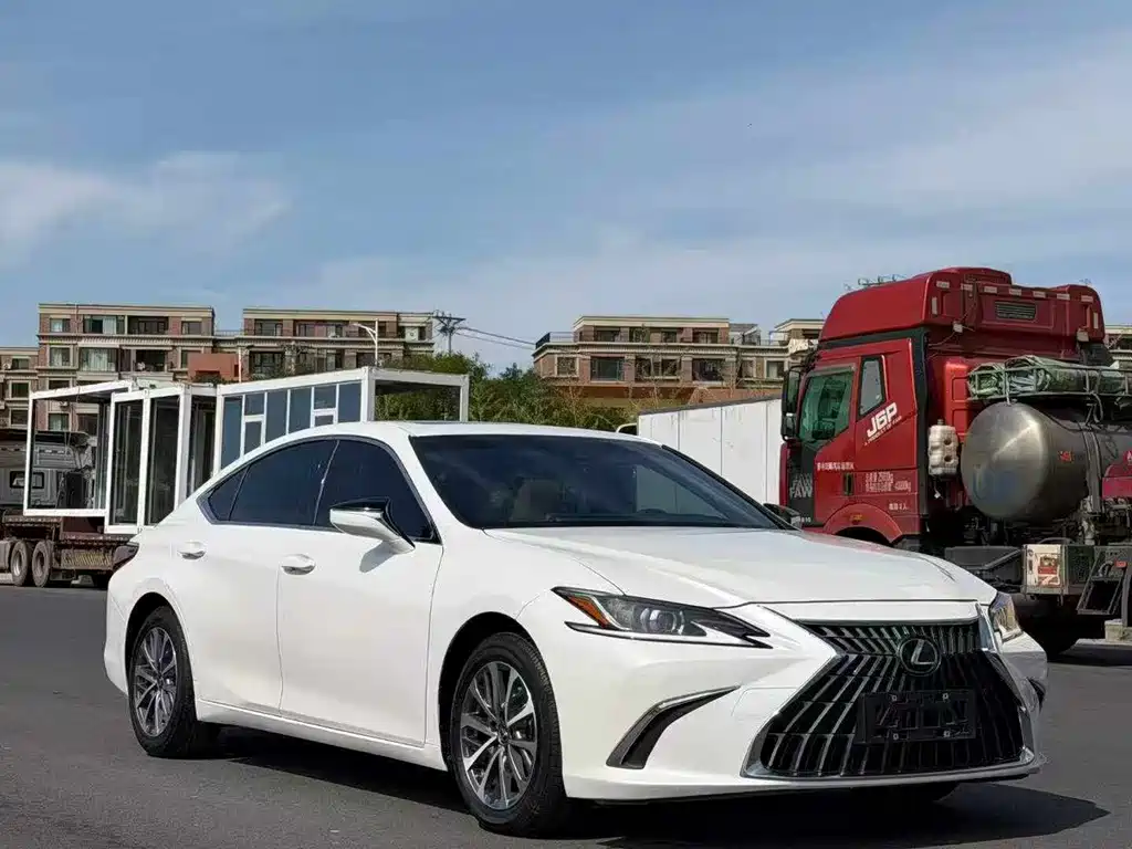 Lexus ES — миниатюра 3